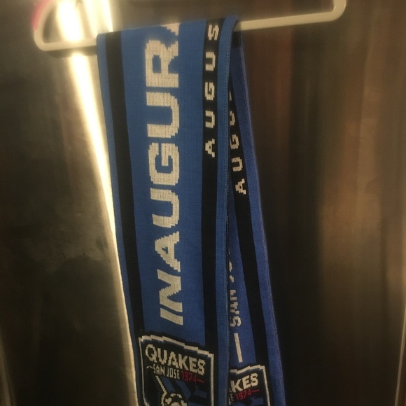 2014 SJ Earthquakes  Scarf -83  $12 FIRM OR FREE* 🎉 - Picture 2 of 5